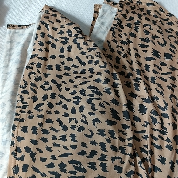 ✨HP✨ Knee Length Leopard Print Cardigan - Picture 4 of 8